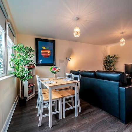 1 Bd Apt In Historical W Belfast Close To Centre Екстер'єр фото