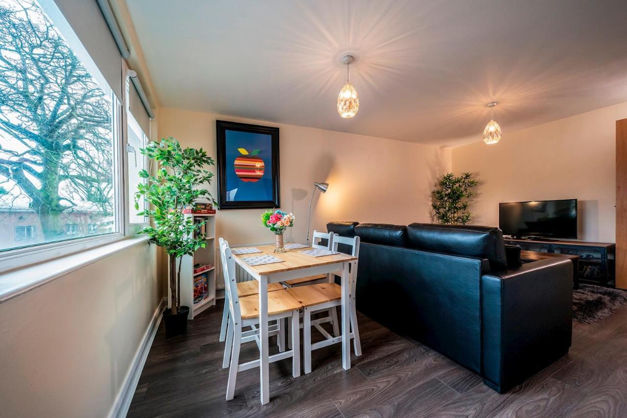 1 Bd Apt In Historical W Belfast Close To Centre Екстер'єр фото