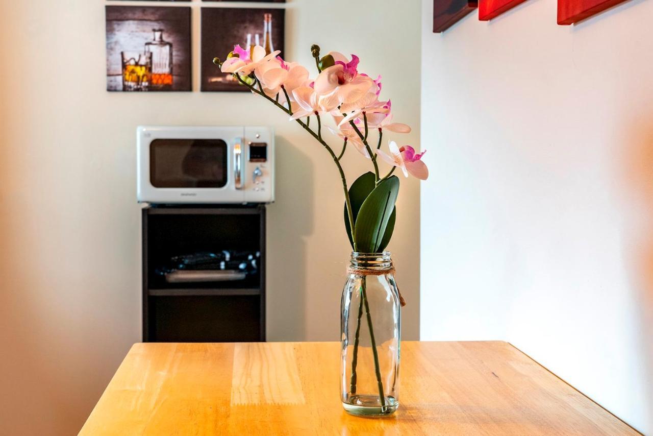 1 Bd Apt In Historical W Belfast Close To Centre Екстер'єр фото